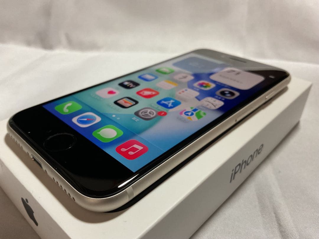 iPhoneSE 3世代 64G スターライト BT95%