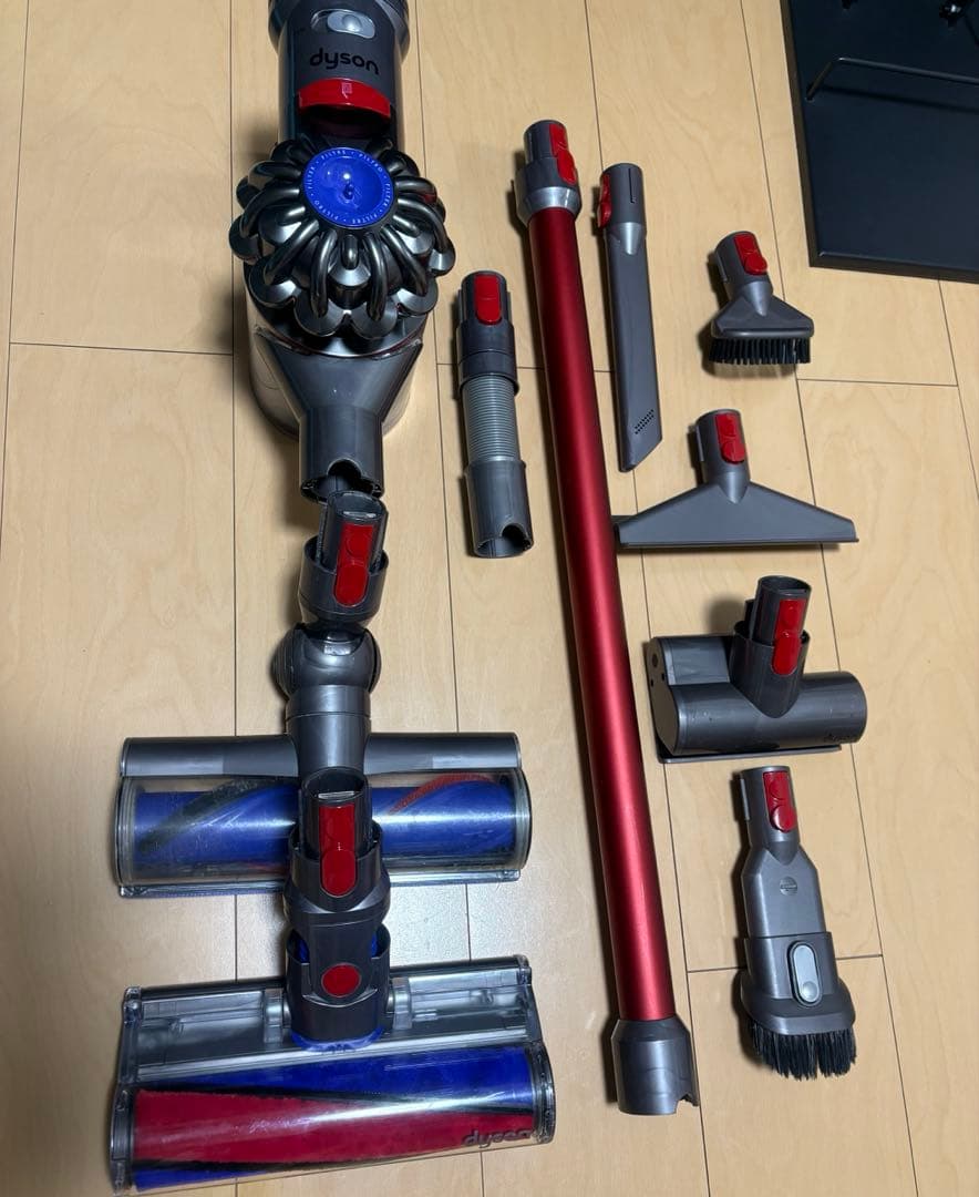 Dyson V7 掃除機 各種アタッチメント　スタンド付き