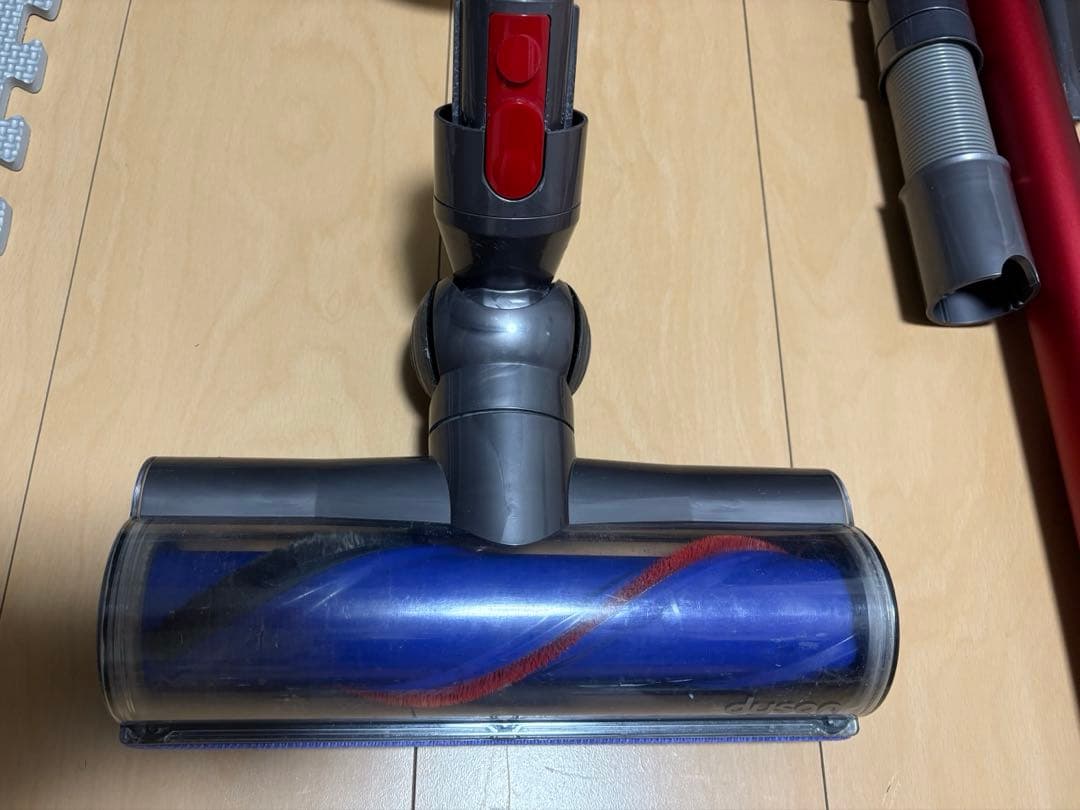 Dyson V7 掃除機 各種アタッチメント　スタンド付き