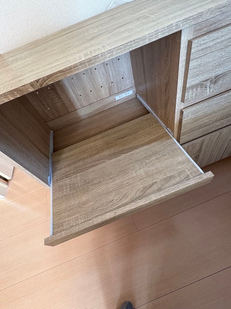 LOWYA 食器棚　22日までの出品