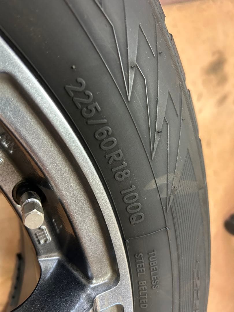 225/60R18 ホイール　スタッドレス4本セット　18インチ　トーヨータイヤ