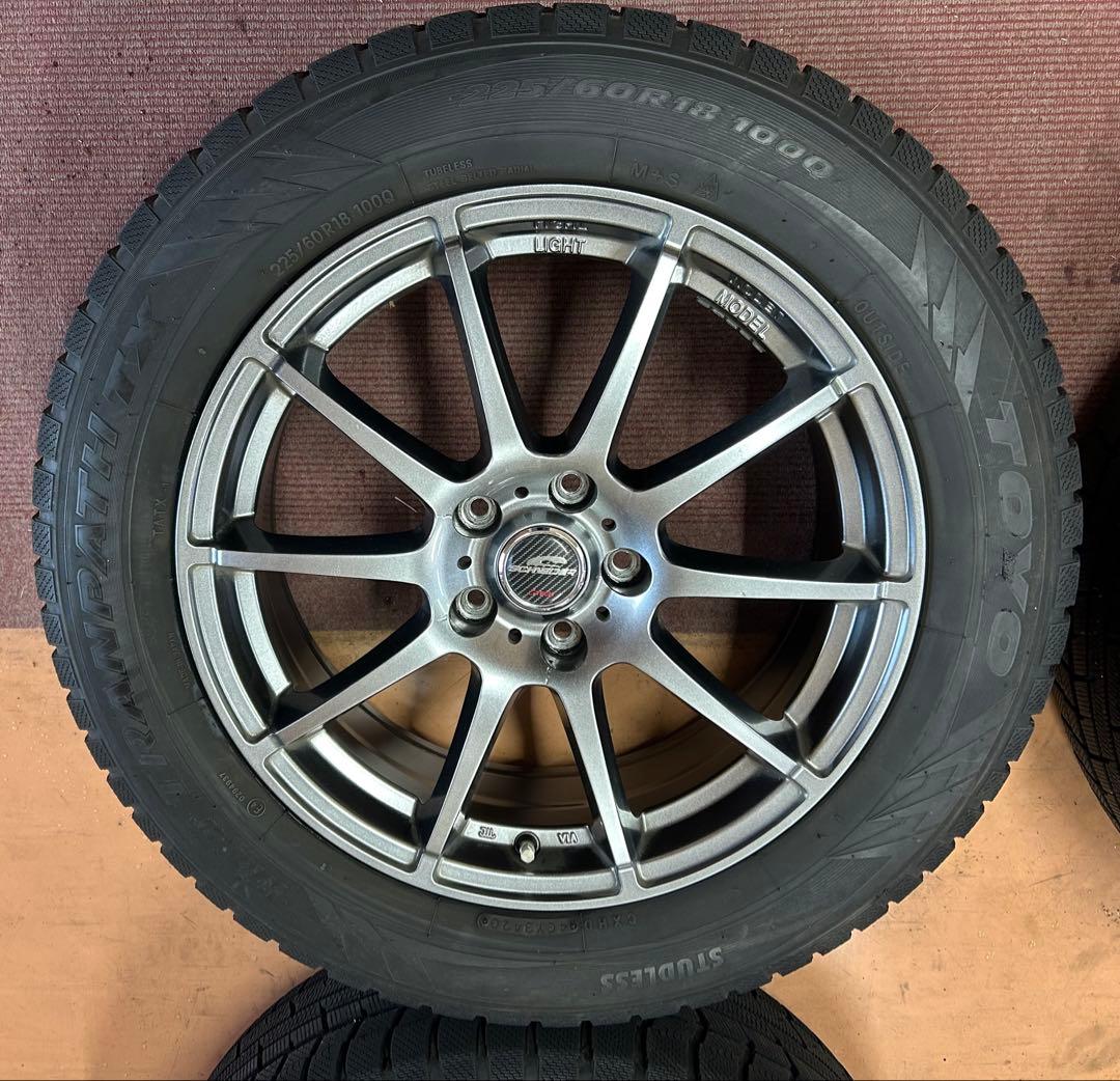 225/60R18 ホイール　スタッドレス4本セット　18インチ　トーヨータイヤ