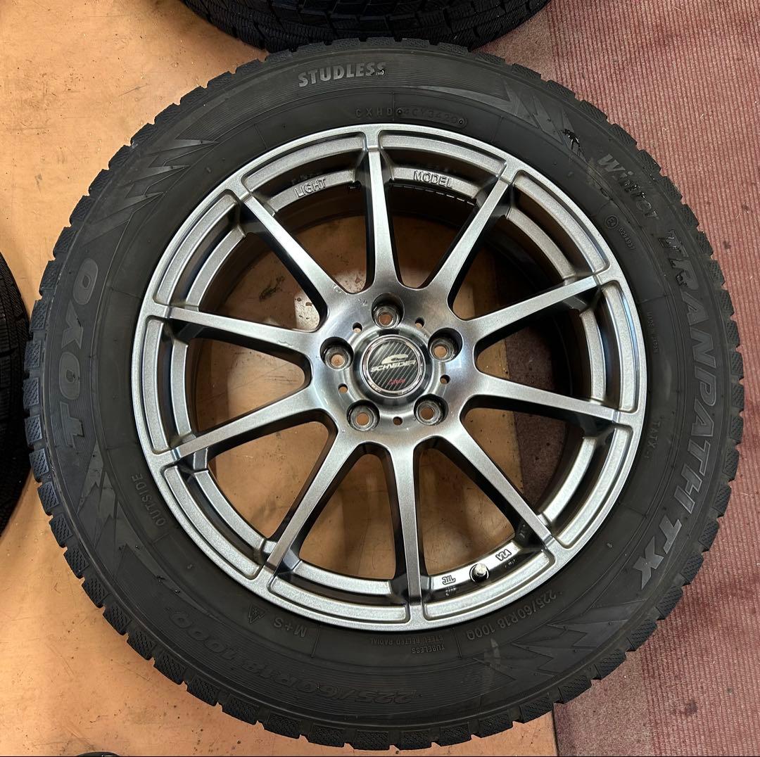 225/60R18 ホイール　スタッドレス4本セット　18インチ　トーヨータイヤ