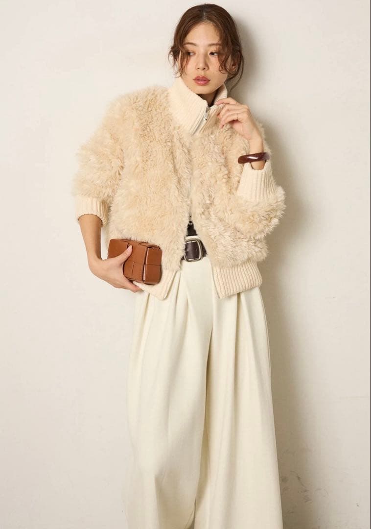 esica ハイネックボアブルゾン