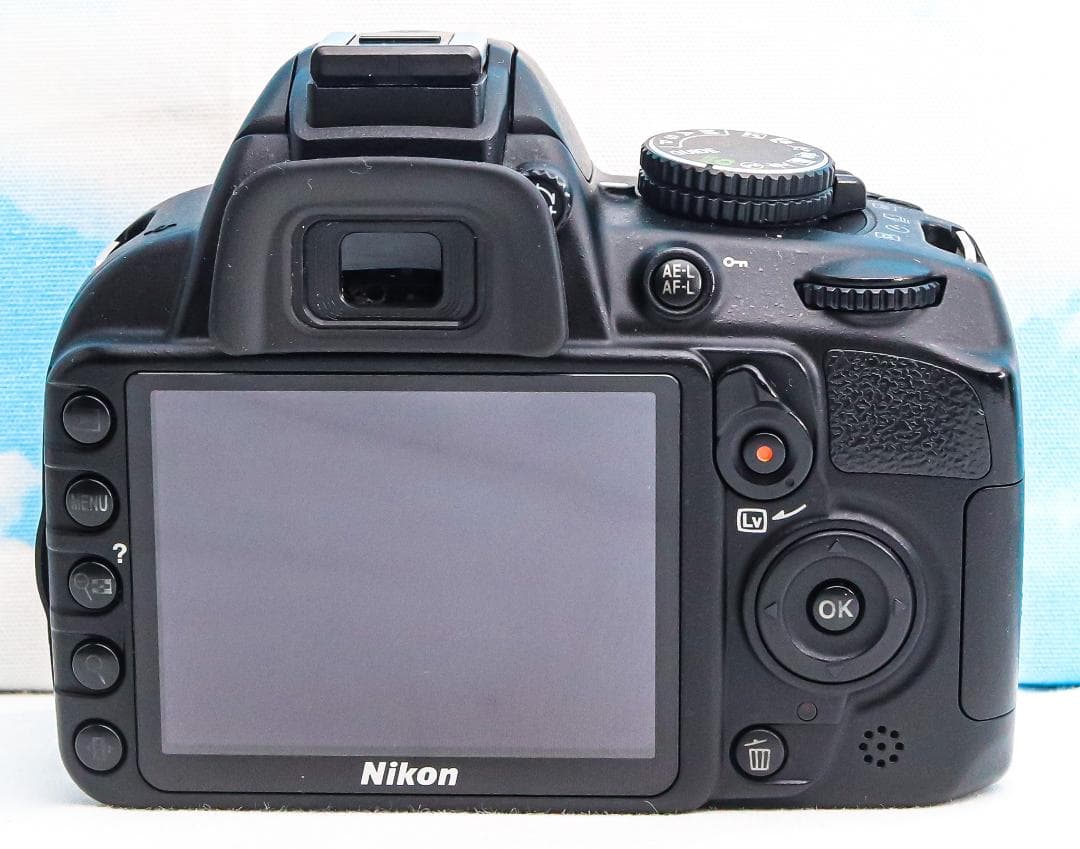 Nikon D3100⭐️簡単操作⭐️初心者おススメ⭐️動画撮影可⭐️一眼レフ