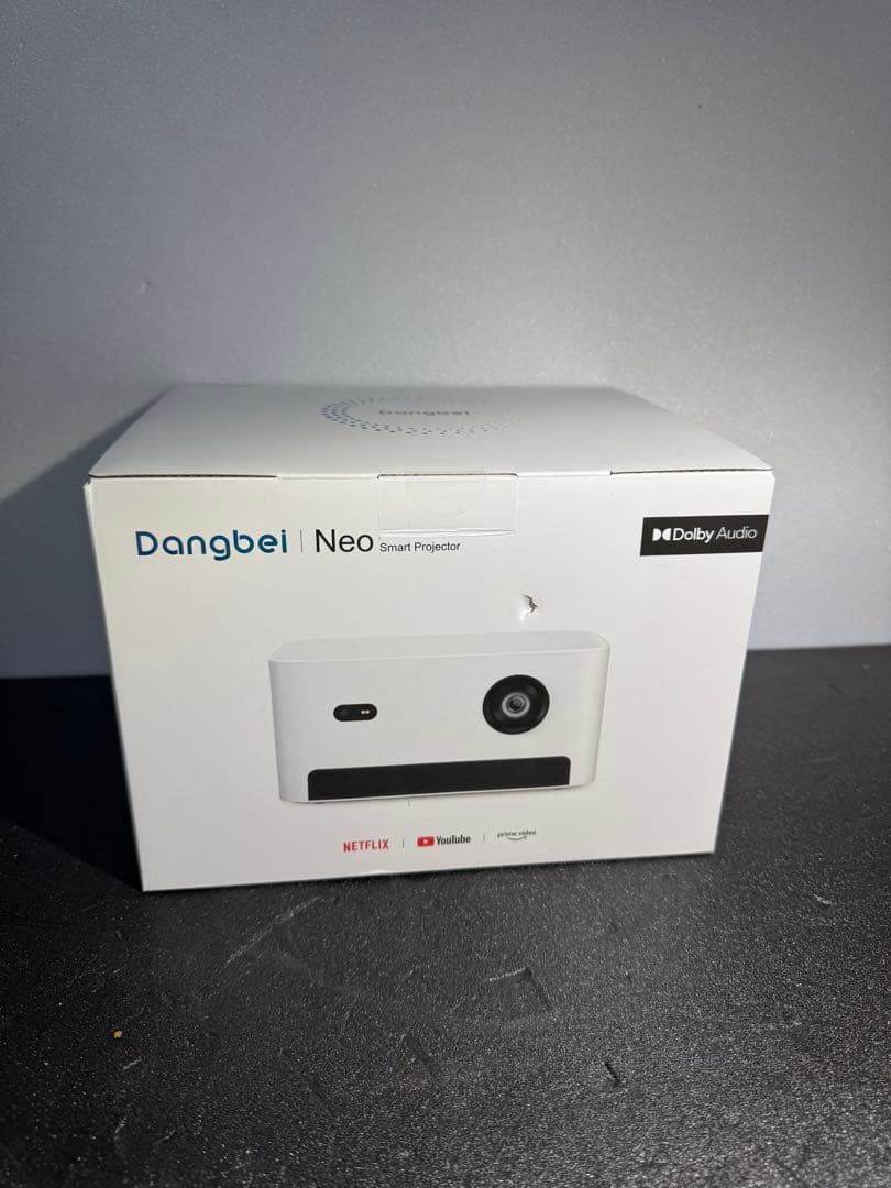 amiami　 スマートプロジェクター　新品未開封　プロジェクター