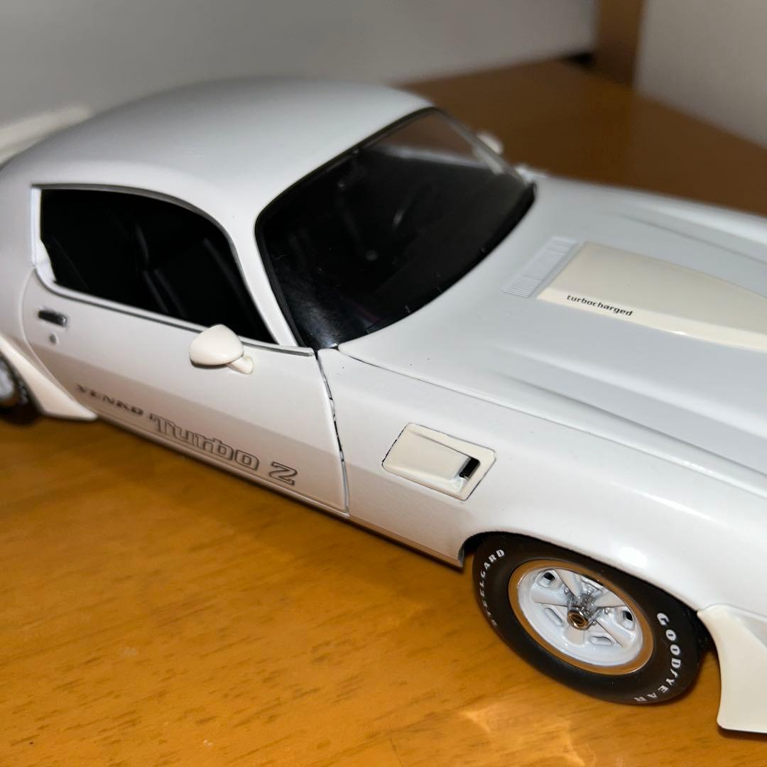 1/18 シボレーZ28ターボZ