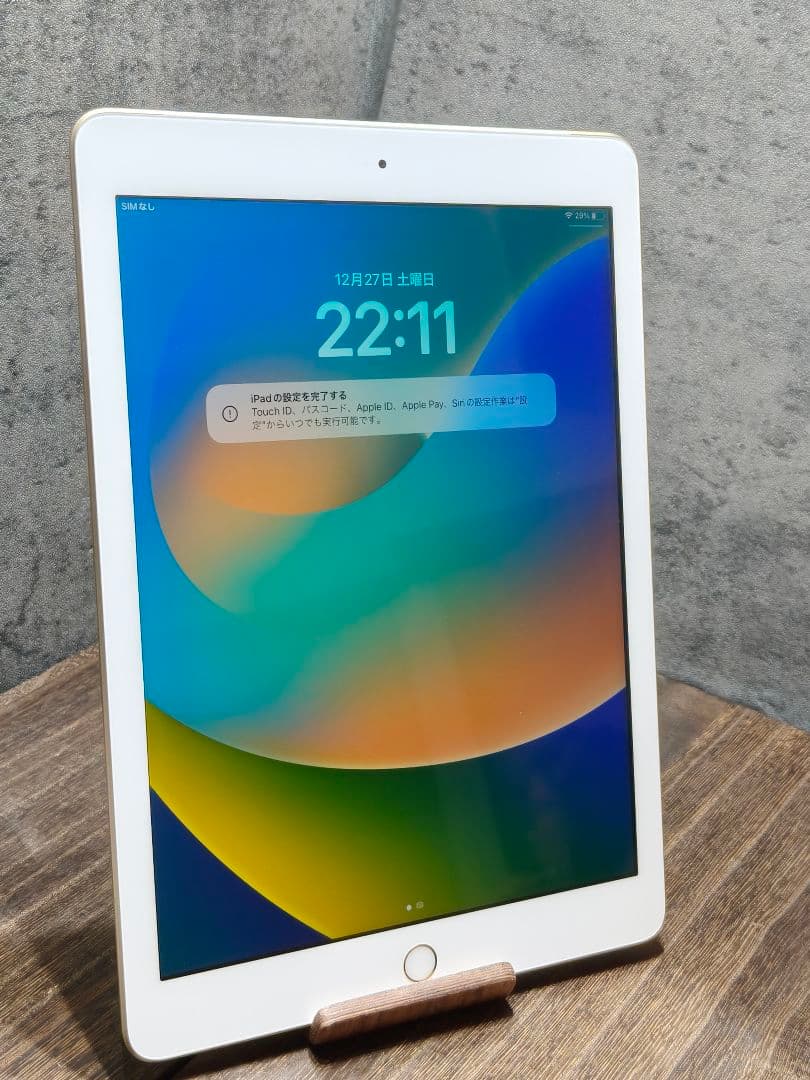 Apple iPad 第5世代 32GB Cellular モデル タブレット