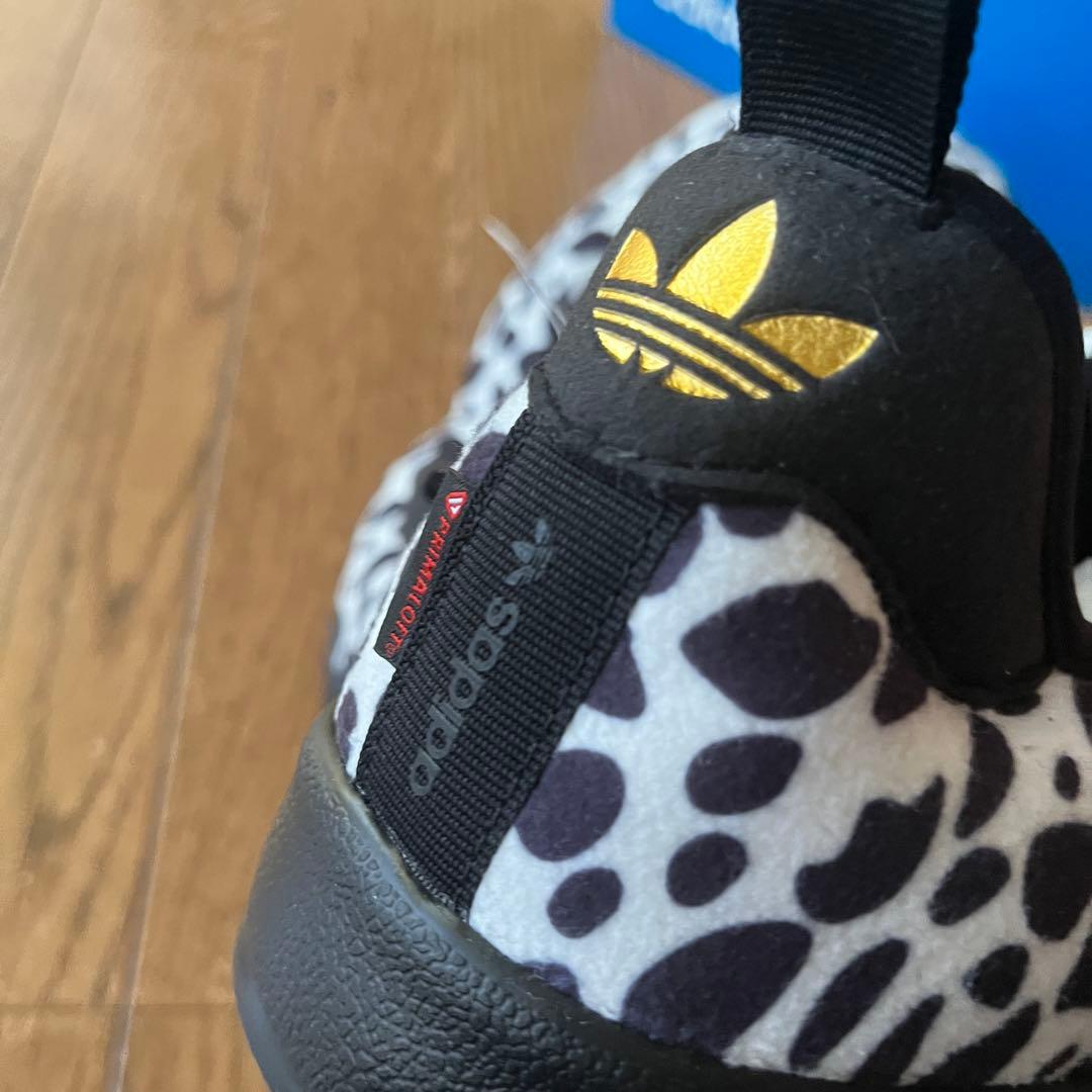 adidas PUFFYLETTE パフィレッタ　アニマル柄　ダルメシアン