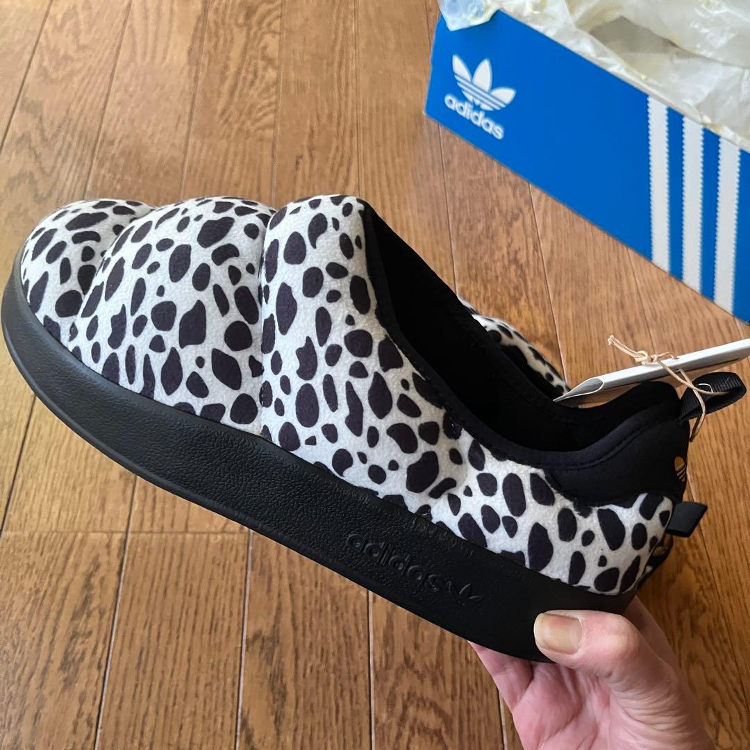 adidas PUFFYLETTE パフィレッタ　アニマル柄　ダルメシアン