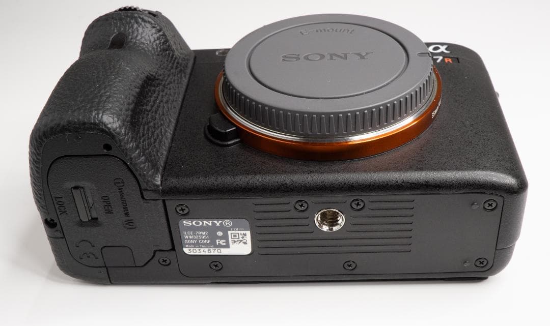 N*a様 SONY・α７RⅡ・ボディ★動作順調で使用感少★純正バッテリー２個など