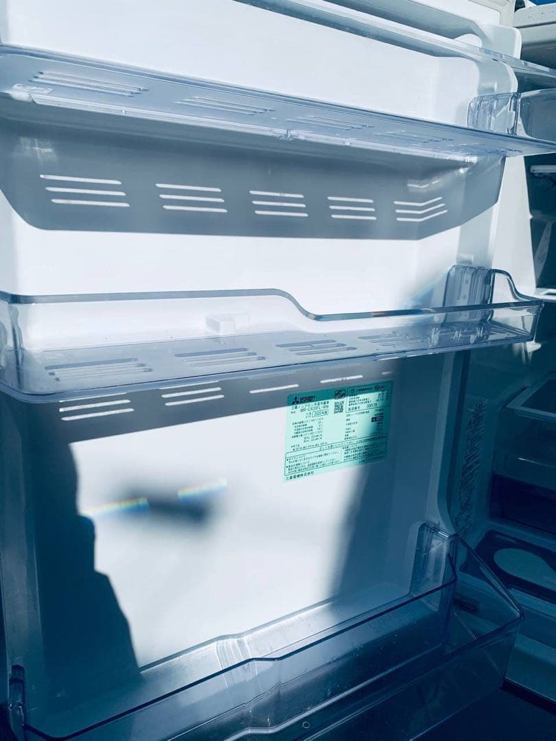 送料設置無料　MITSUBISHI ノンフロン冷凍冷蔵庫　MR-CX33FL-W