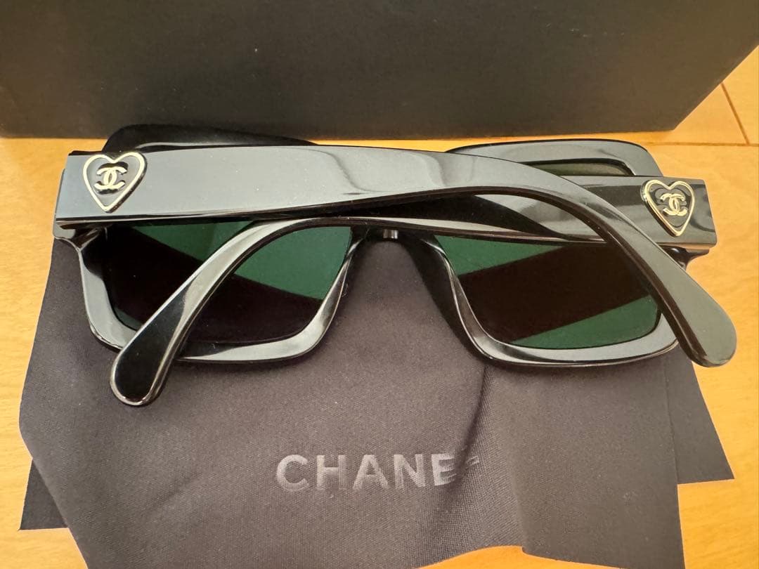 美品CHANEL CH5479/C501S4 シャネルハート ブラックサングラス