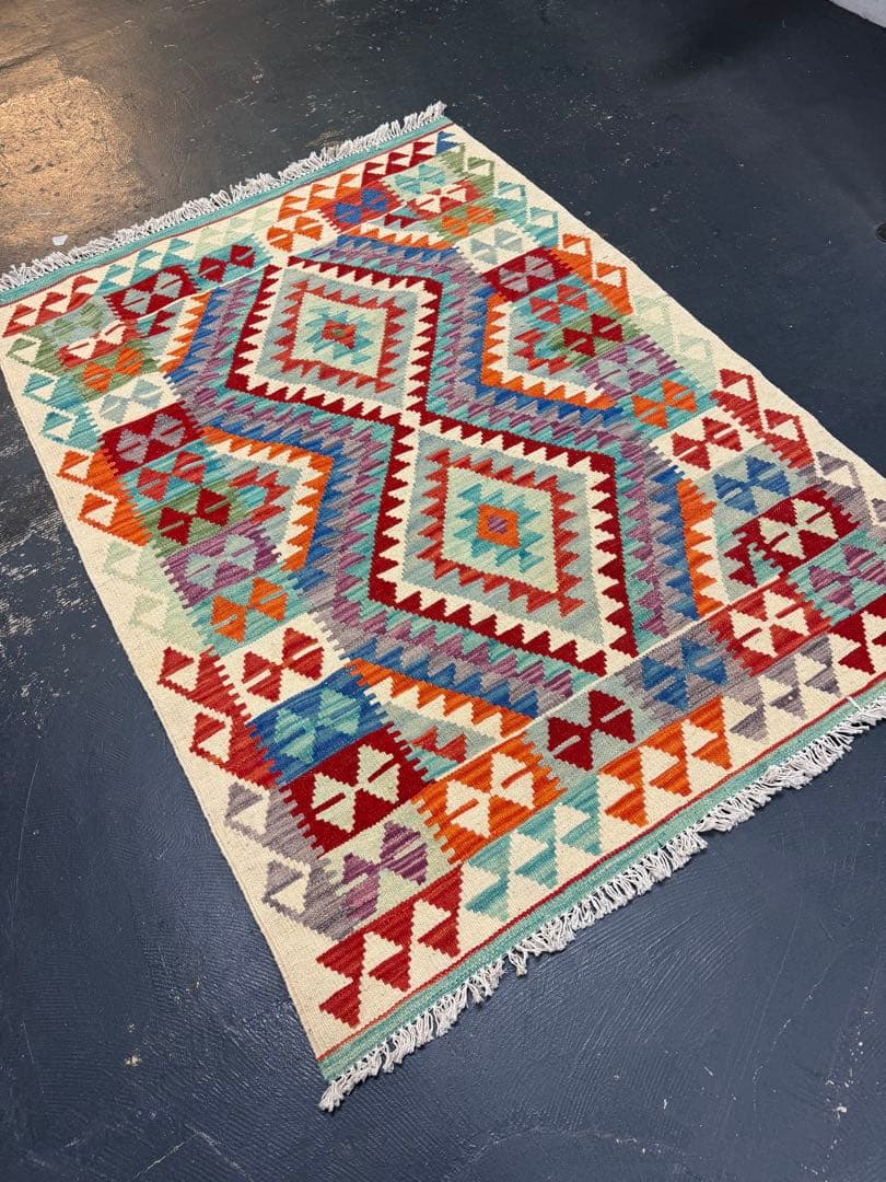 美品ヴィンテージアフガンキリム　145×102cm