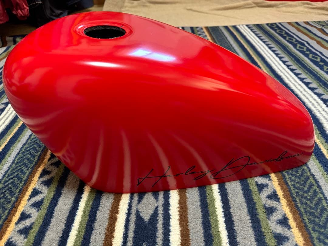 サイモンカスタム　タンクカバー　マットレッド