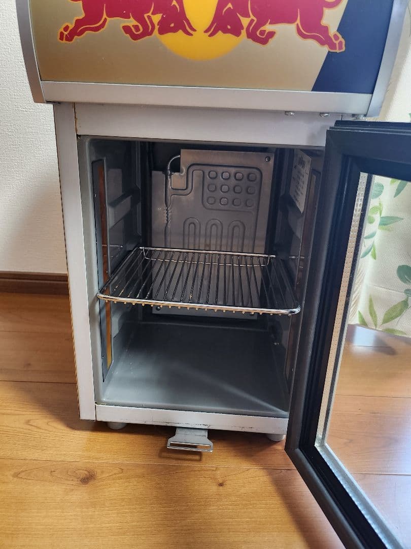 レッドブル冷蔵庫
