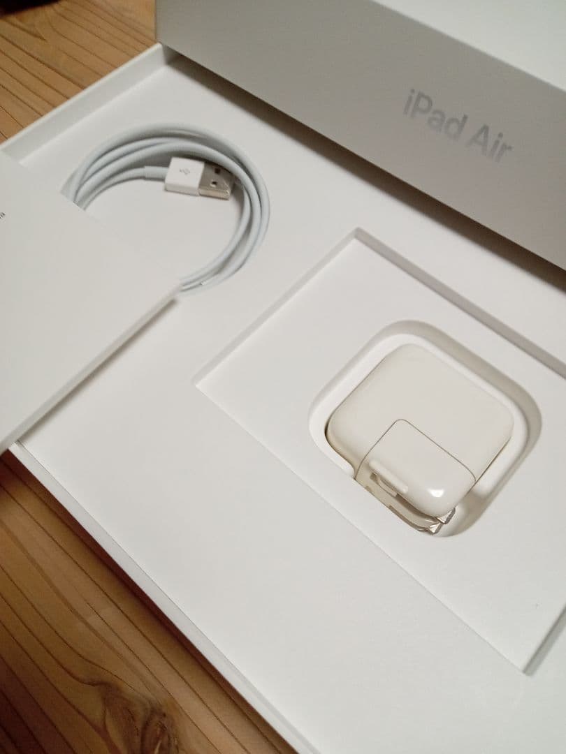 iPad Air 第3世代 64GB シルバー 本体 充電ケーブル付き