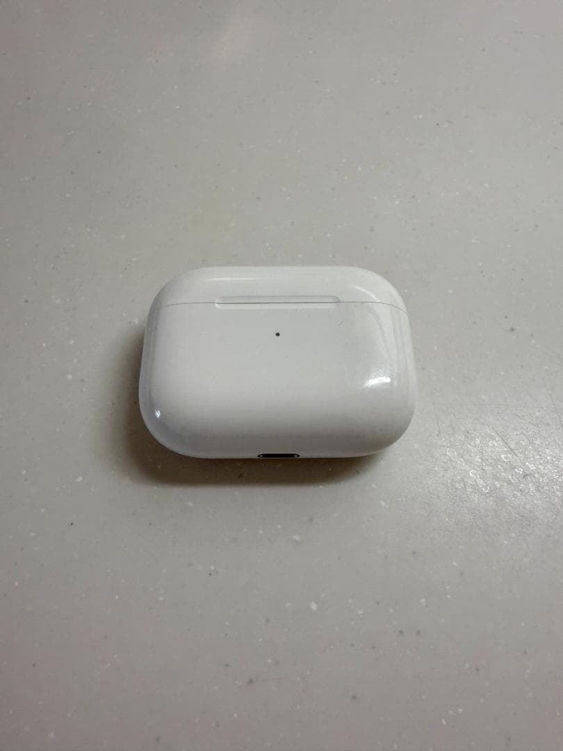 Apple AirPods Pro 第2世代 充電ケースのみ 正規品 A2700