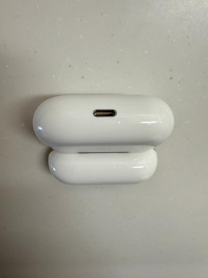 Apple AirPods Pro 第2世代 充電ケースのみ 正規品 A2700