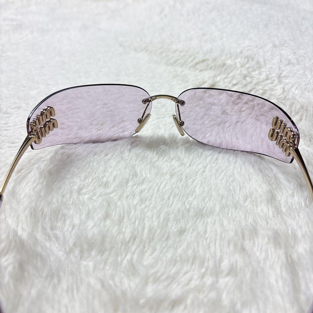 美品 ミュウミュウ サングラス ロゴ金具 夜明けのサングラス パープル×ゴールド