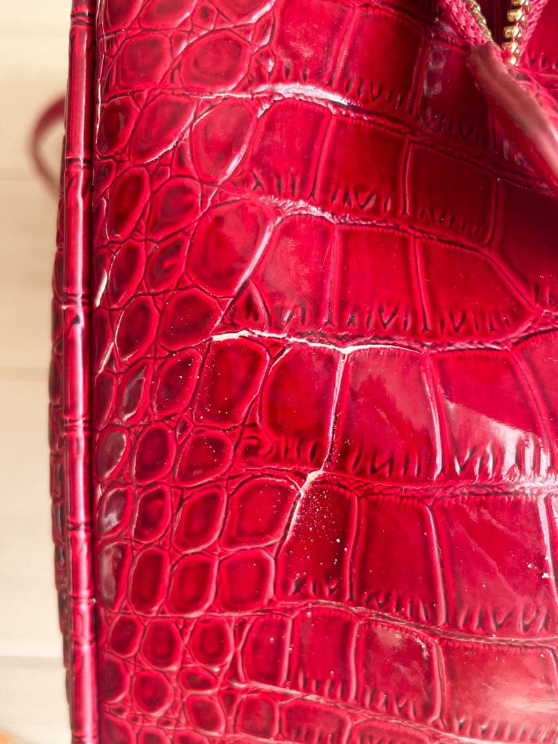 Vivienne Westwoodレッド クロコダイル風ハンドバッグ