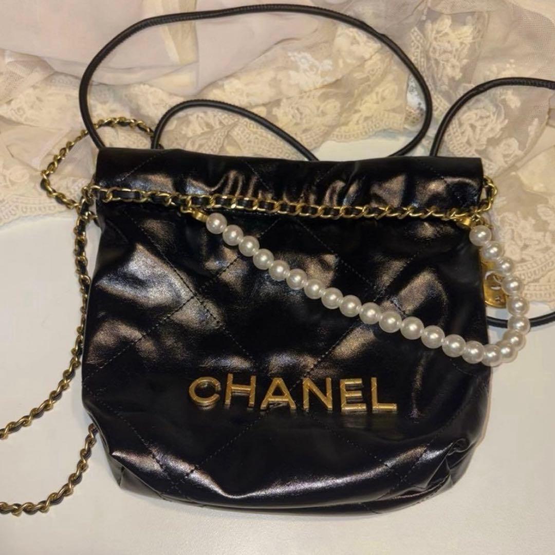 CHANEL ブラックレザー ショルダーバッグ　ノベルティ