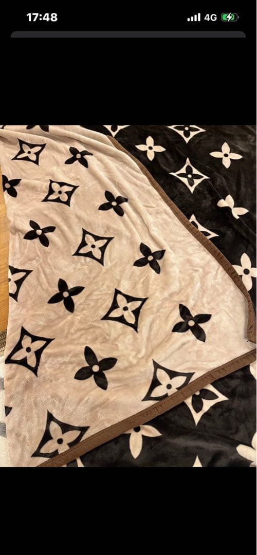 リバーシブル　ルイビィトン風毛布 185センチ✖︎210センチ