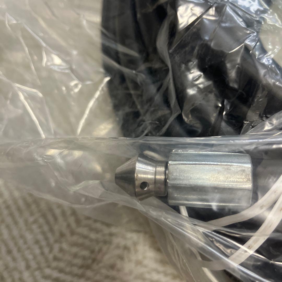 黒いホース 金属接続部