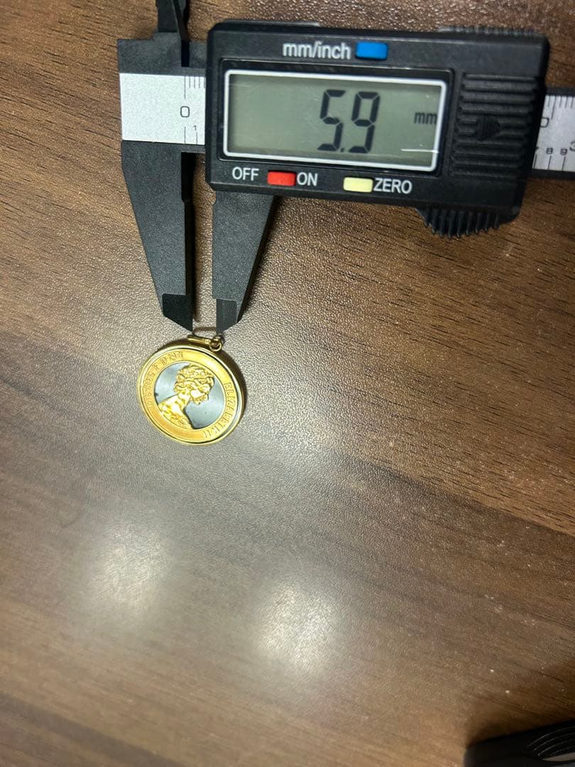 K18 オニキス　ペンダントトップ