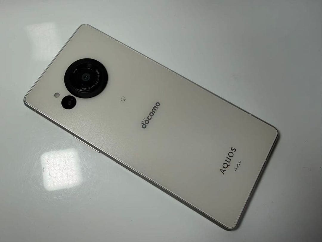 Aquos R8 SH-52D 256GB SIMフリー クリーム