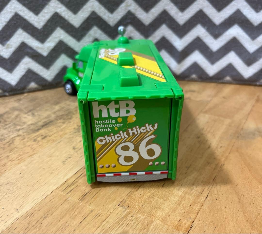 マテル　カーズ　チックヒックス 86 ハウラートレーラー、ピットクルーのセット