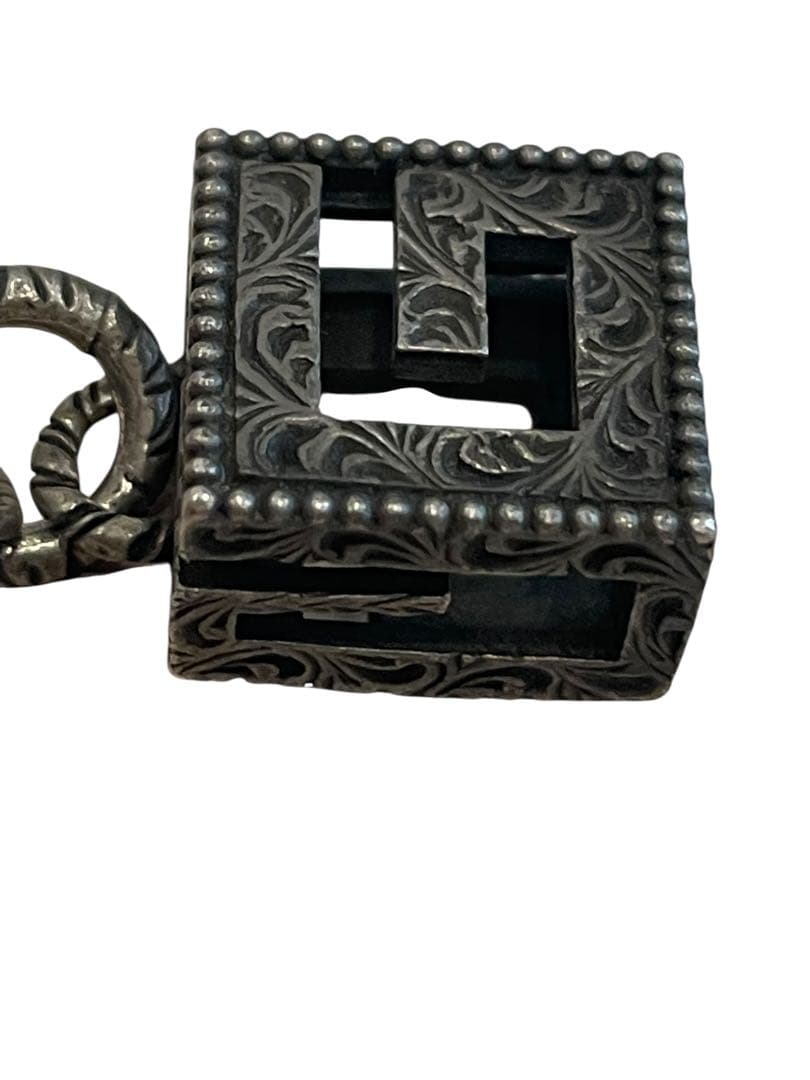 GUCCI グッチ　Gキューブネックレス [型番]552768 J8400 箱付