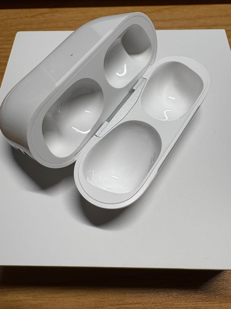 AirPods Pro2本体と充電ケース(USB-C)