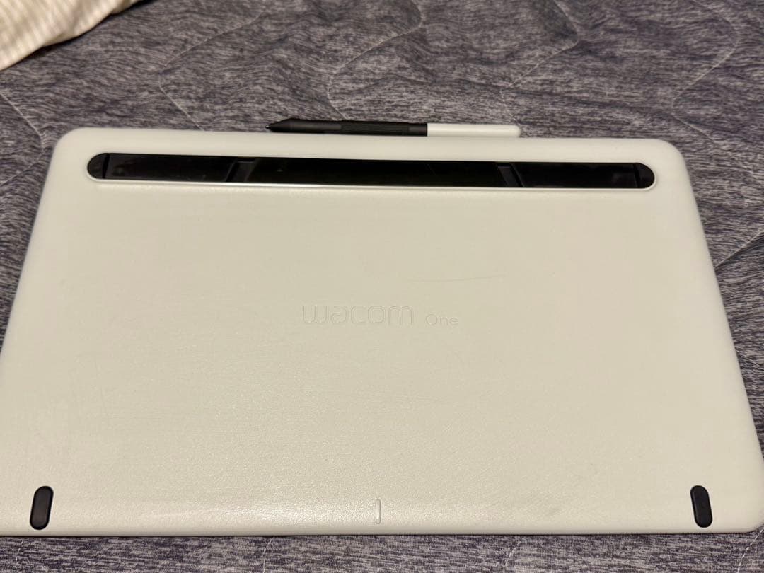 Wacom One Creative Pen Display 本体 dtk133
