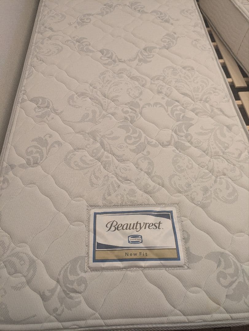 SIMMONS　セミシングルマットレス　ニューフィットR