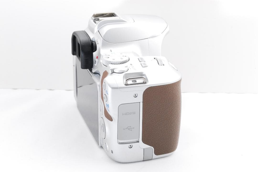 シャッター数新品級✨ Canon EOS kiss x10 希少シルバーカラー