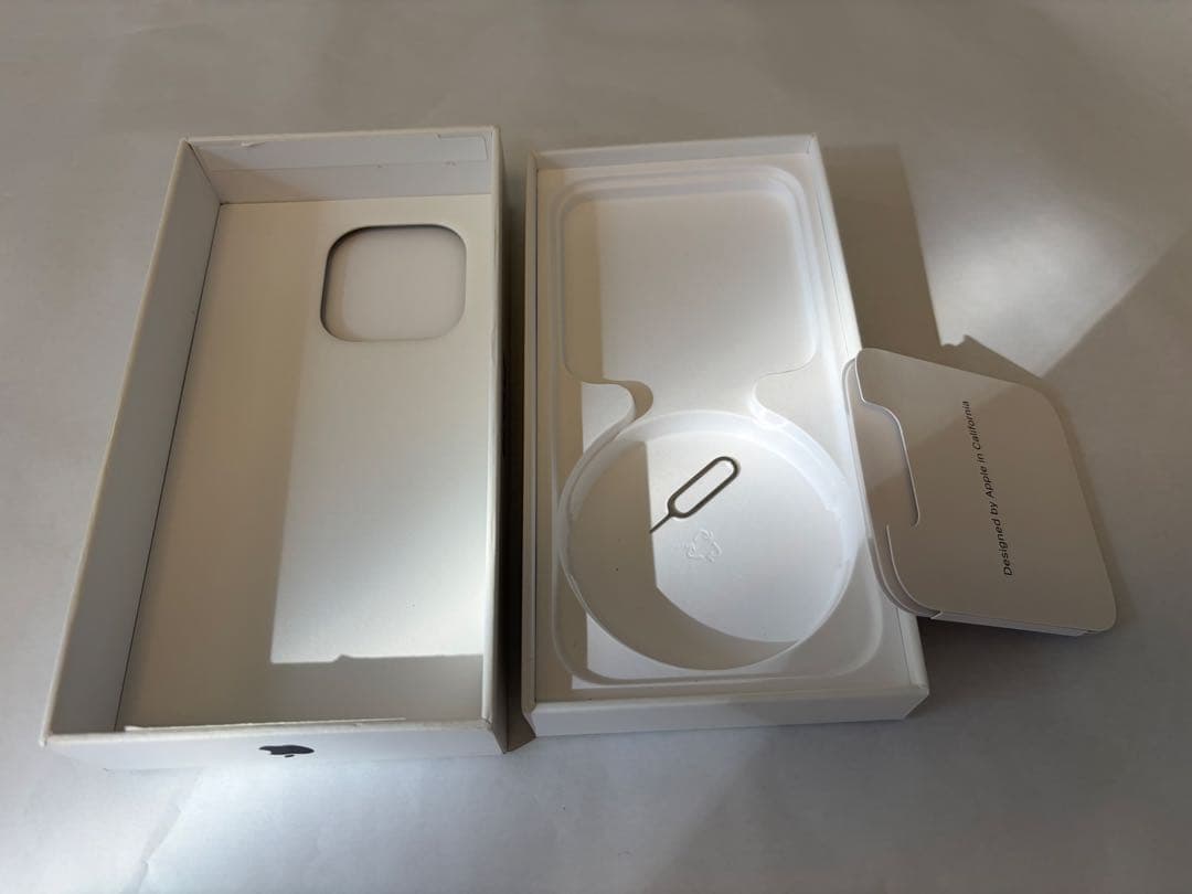 iPhone 15 Pro 512GB ブラックチタニウム 美品 フィルム付