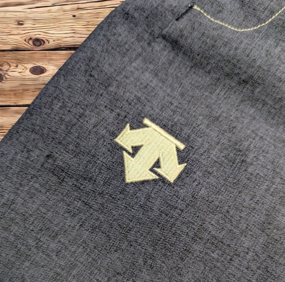 美品✨ DESCENTE スキー スノボ ウェア キッズ 150 サイズ調整可