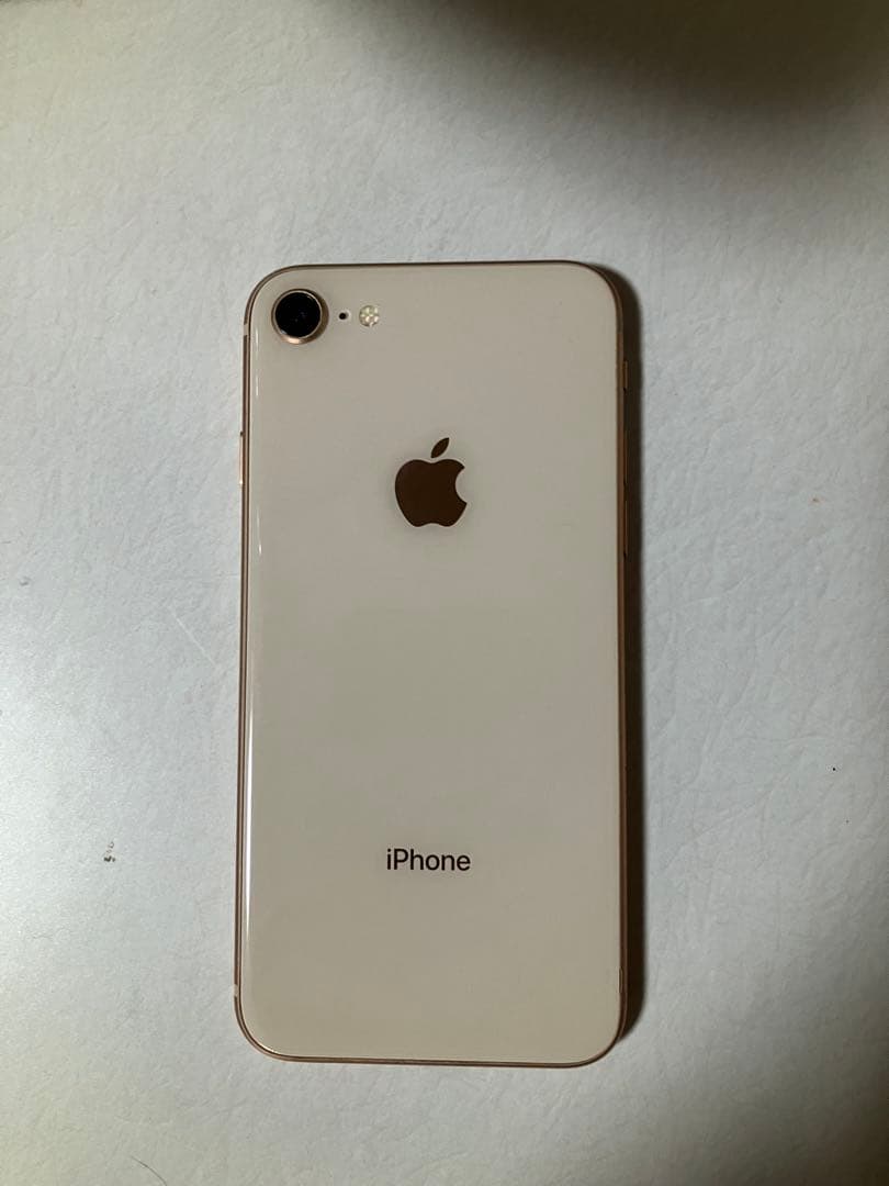 iPhone 8 ゴールド 本体