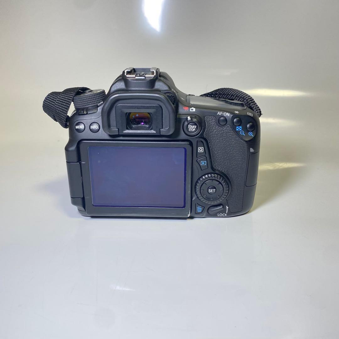 美品✨CANON EOS 70D ダブルズームレンズキット　Wi-Fi機能搭載