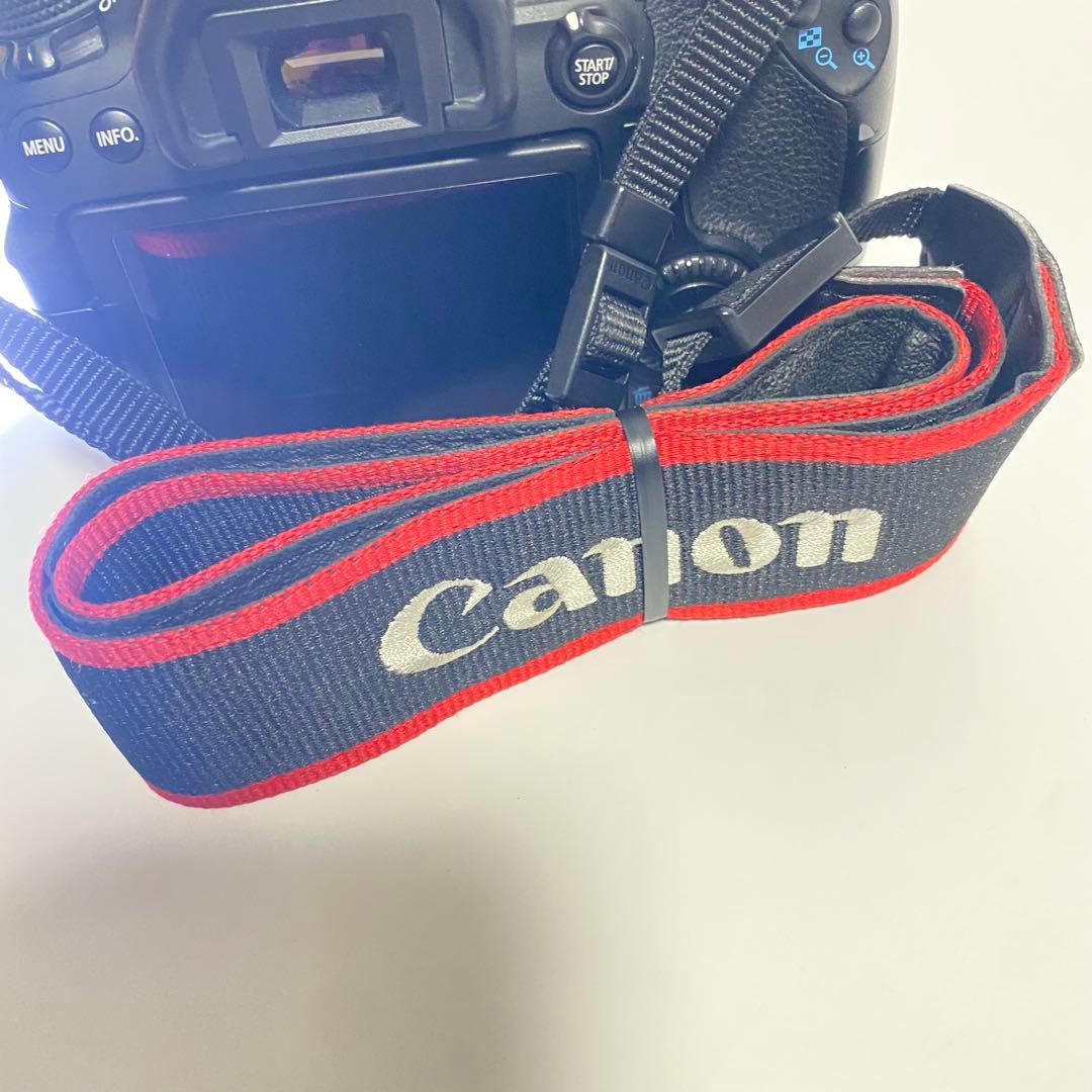 美品✨CANON EOS 70D ダブルズームレンズキット　Wi-Fi機能搭載