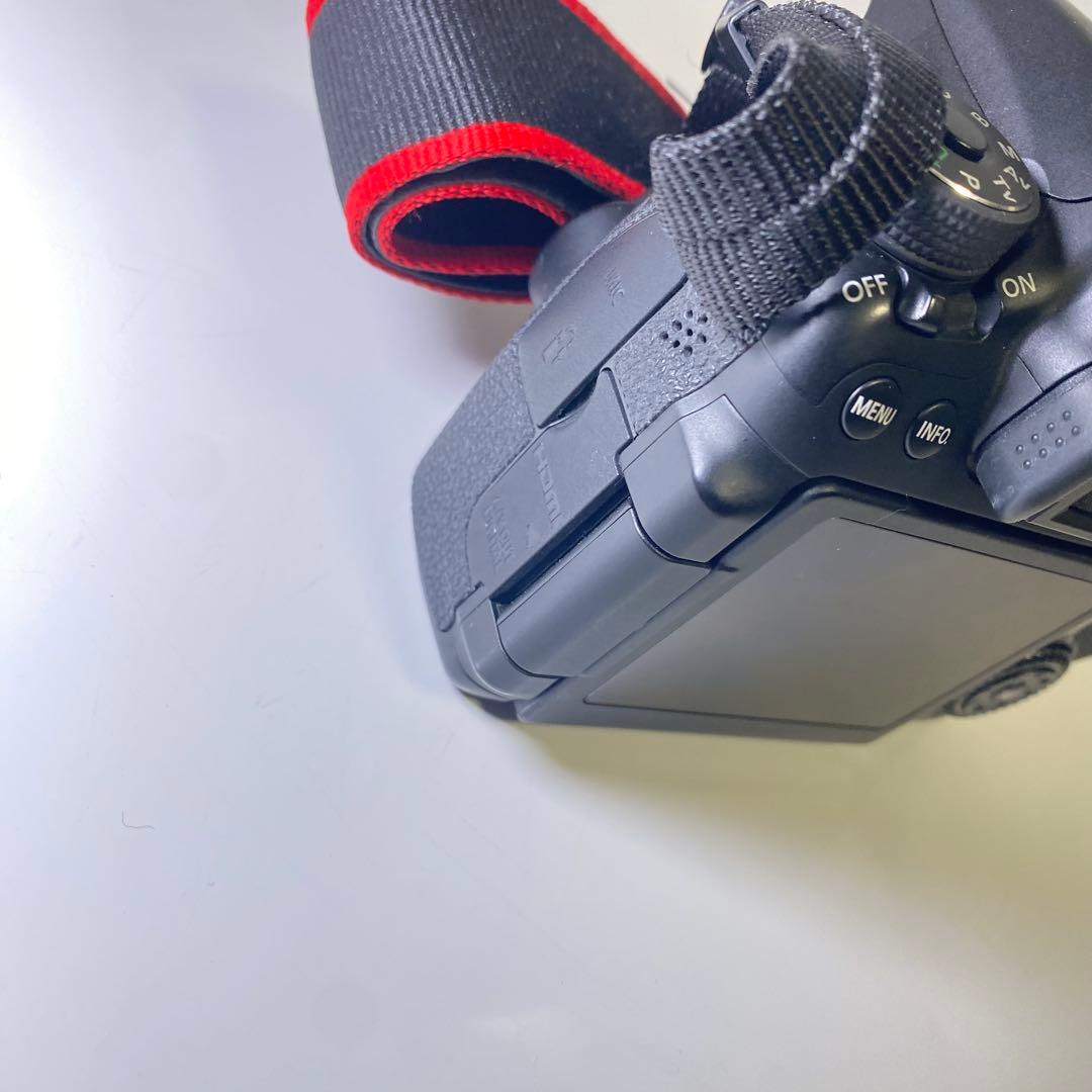 美品✨CANON EOS 70D ダブルズームレンズキット　Wi-Fi機能搭載