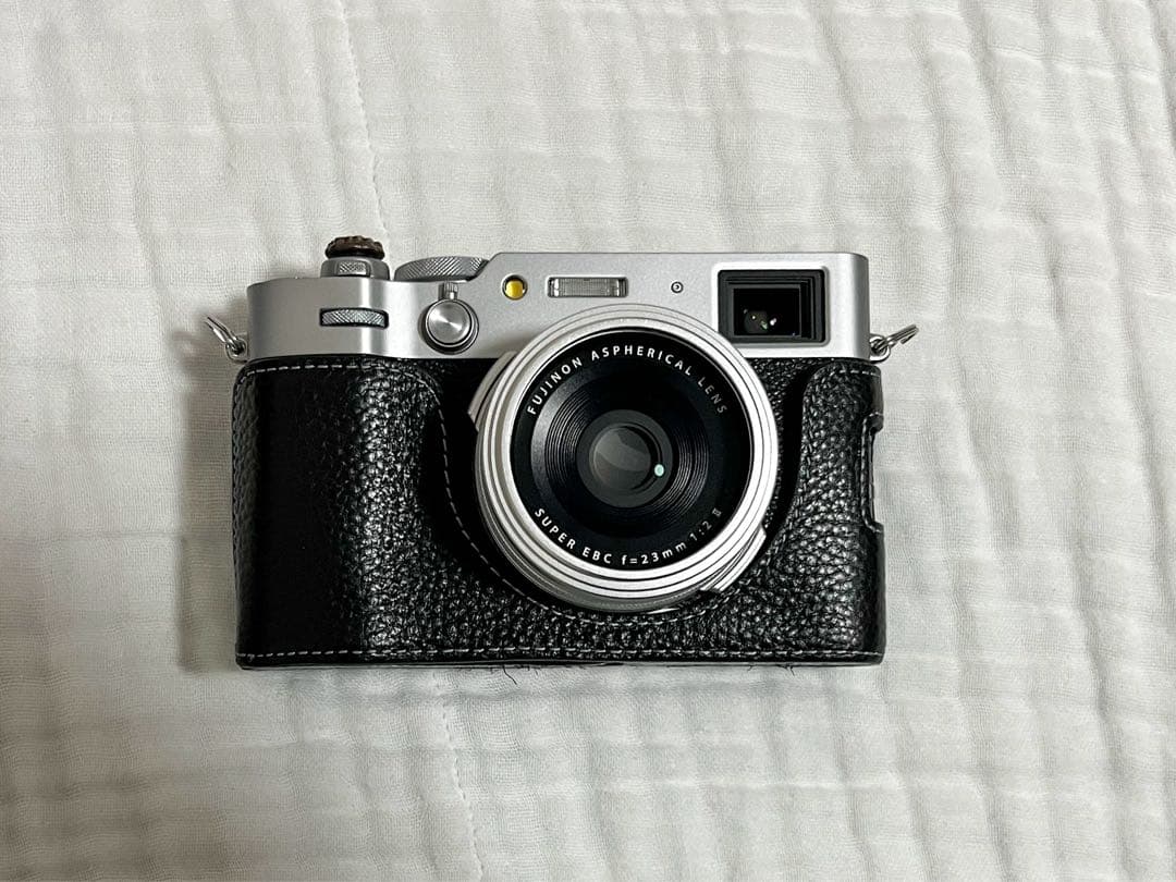 美品　FUJIFILM X100ⅵ コンデジ　おまけ多数