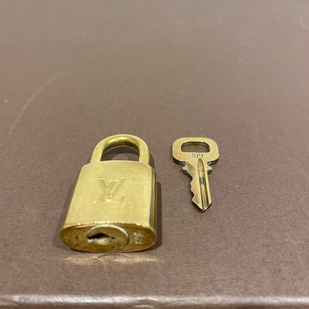 L00116　　ルイヴィトン　パドロック　カデナ　南京錠　鍵