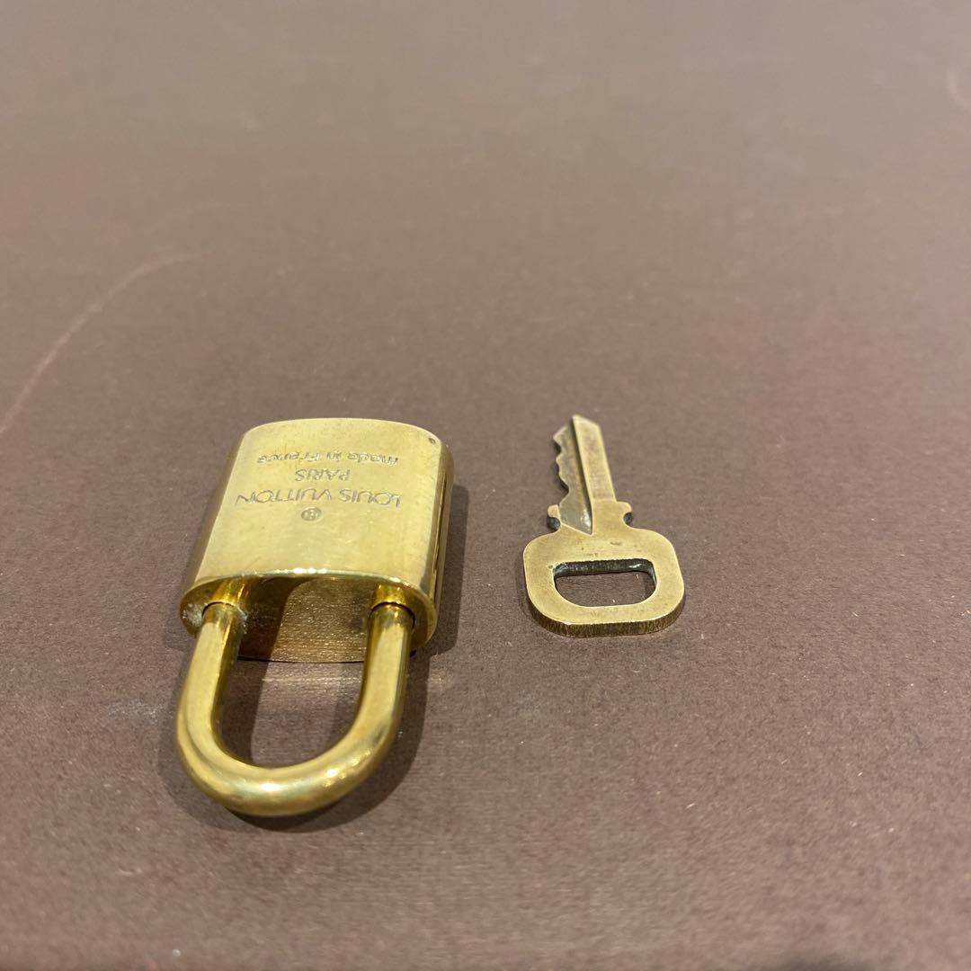 L00116　　ルイヴィトン　パドロック　カデナ　南京錠　鍵