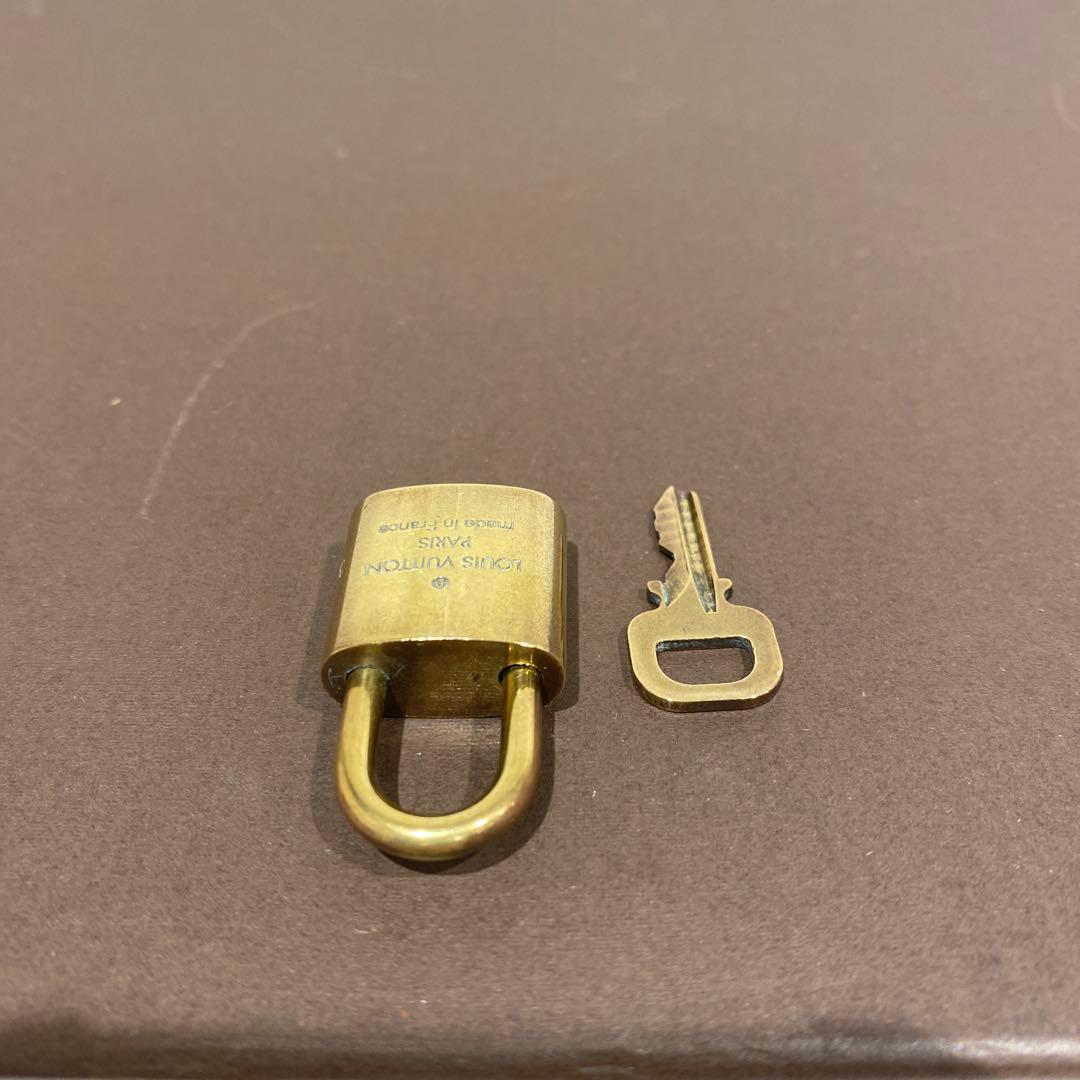 L00116　　ルイヴィトン　パドロック　カデナ　南京錠　鍵