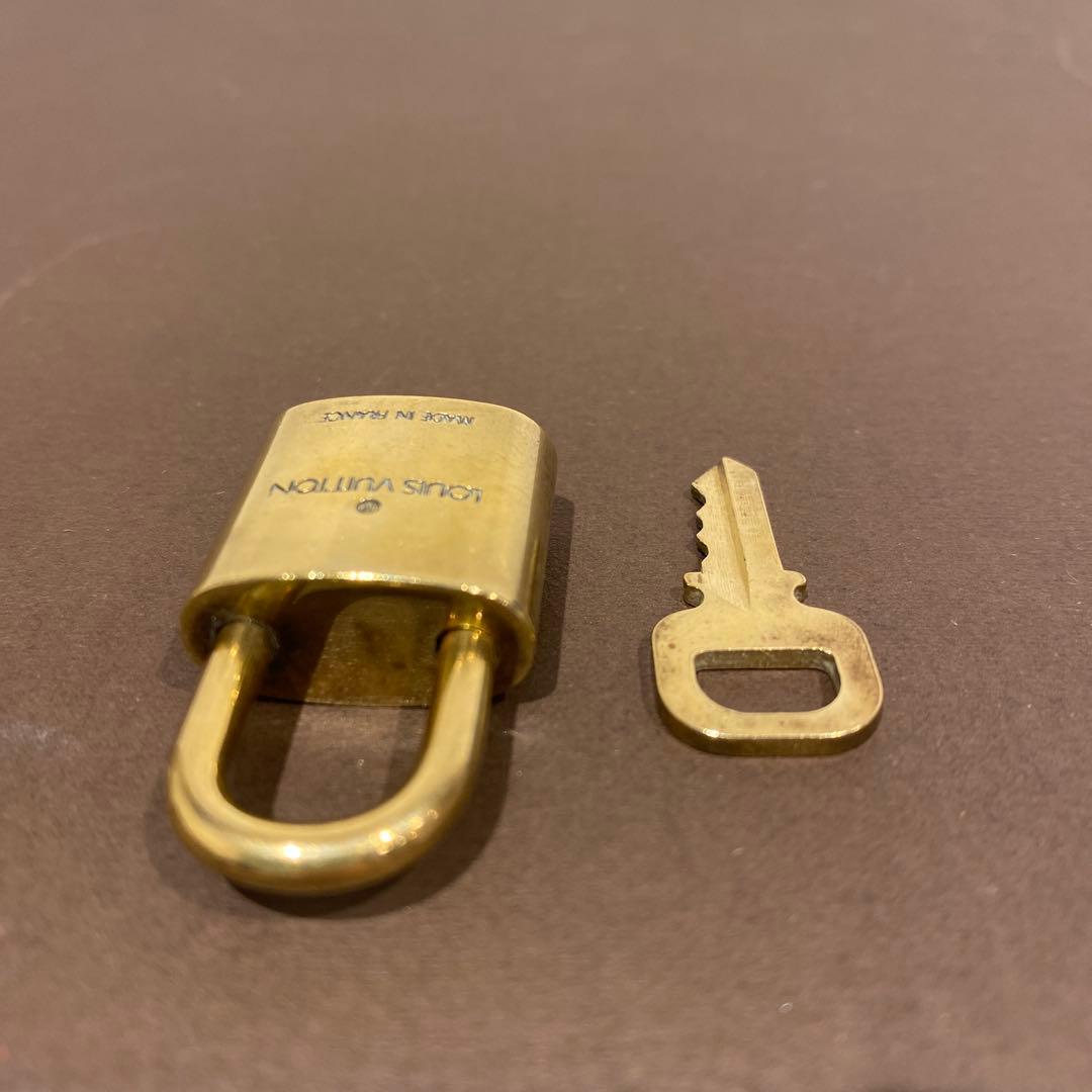 L00116　　ルイヴィトン　パドロック　カデナ　南京錠　鍵