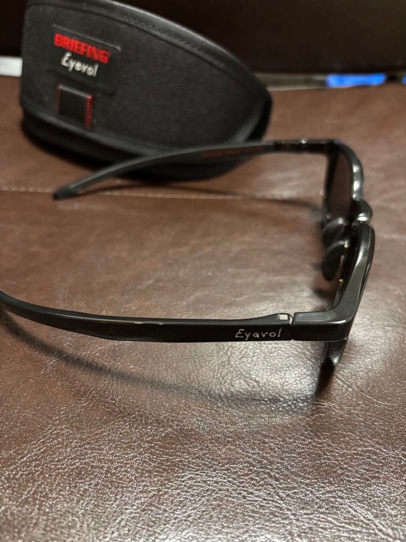 BRIEFING Eyevol ブラックサングラス ケース付き