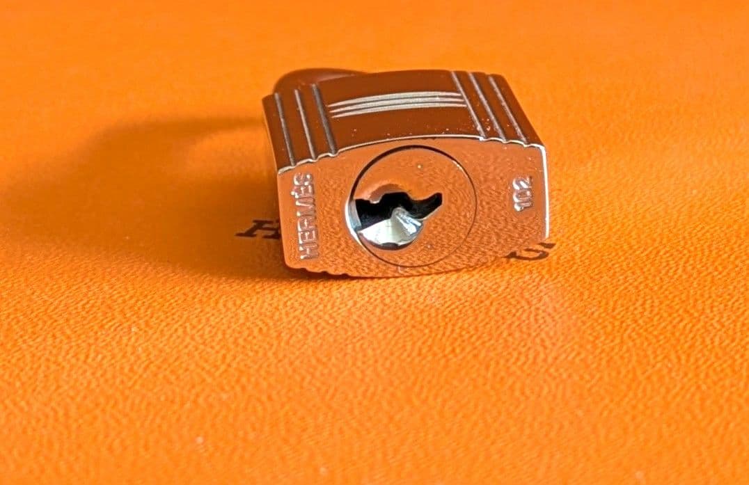 最終お値下げ！エルメス シルバー パドロック カデナ 姫路レザークロシェット付き