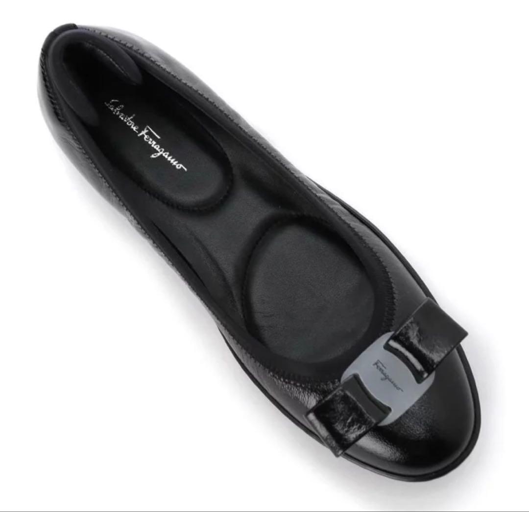 フェラガモ　SAVINAバレリーナフラットシューズ